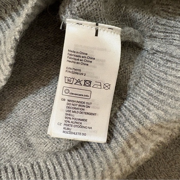 H&M | Christmas Sweater “Elfie Selfie” - Picture 4 of 7